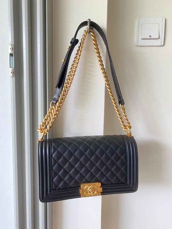chanel boy gold hardware old medium 25cm, Women's Fashion, Bags & Wallets, Shoulder Bags on