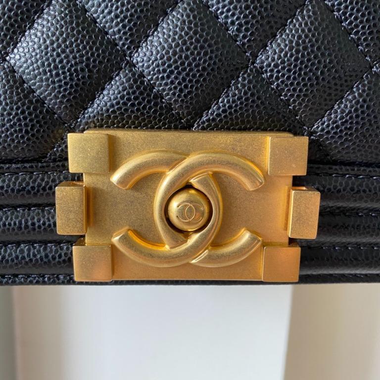 chanel boy gold hardware old medium 25cm, Women's Fashion, Bags & Wallets, Shoulder Bags on