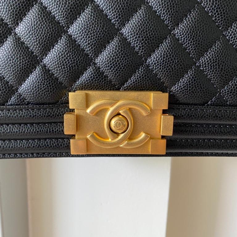 chanel boy gold hardware old medium 25cm, Women's Fashion, Bags & Wallets, Shoulder Bags on
