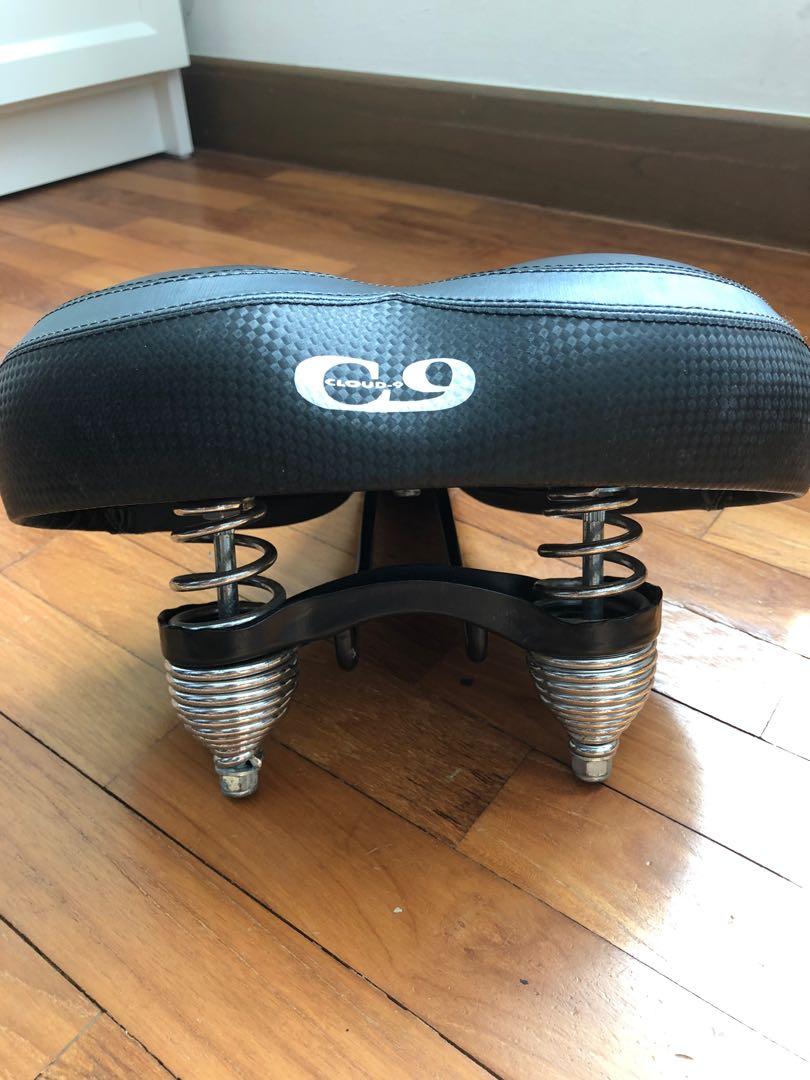 Cloud C9 Bicycle Seat bearly used., Sports Equipment, Bicycles & Parts