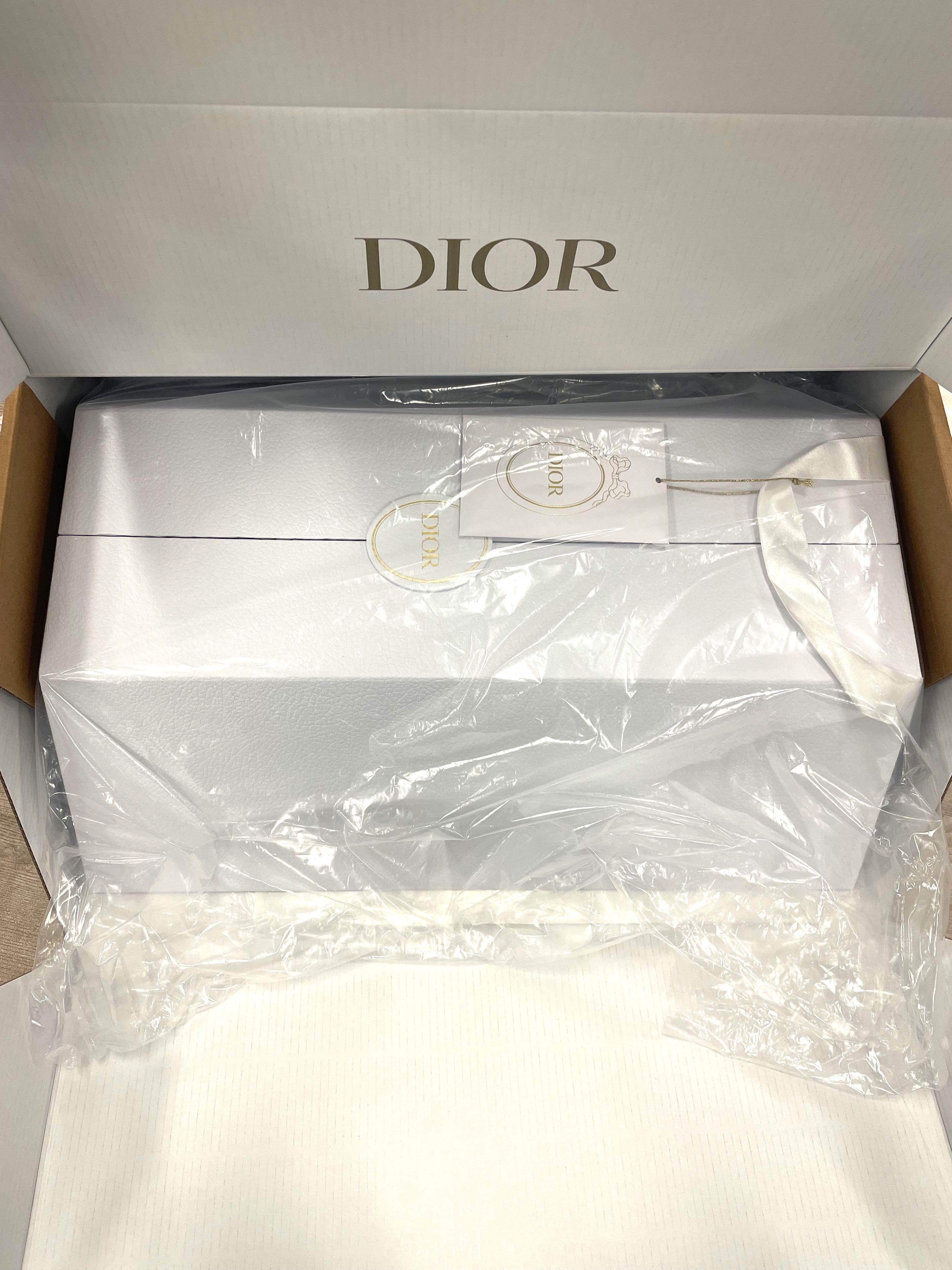 Dior advent calendar 2021, 美容＆化妝品, 頭髮護理, 沐浴 ＆ 身體護理, 沐浴及身體護理 身體護理 Carousell