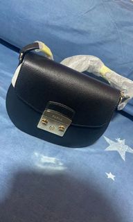 (Category: ) located in . Submitted by ng_00 (Listing ID 1123053390, Image 1). Description: .