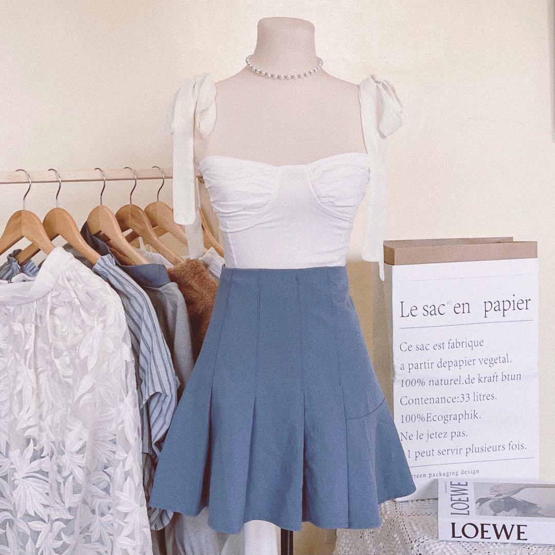 Large Blue Pleated Skirt (Category: Skirts) located in Tiaong. Submitted by pixieapparelph (Listing ID 1122938140, Image 3). Description: •size: fits L-XL •waistline: 30-32” (zipper) •length: 17” .
