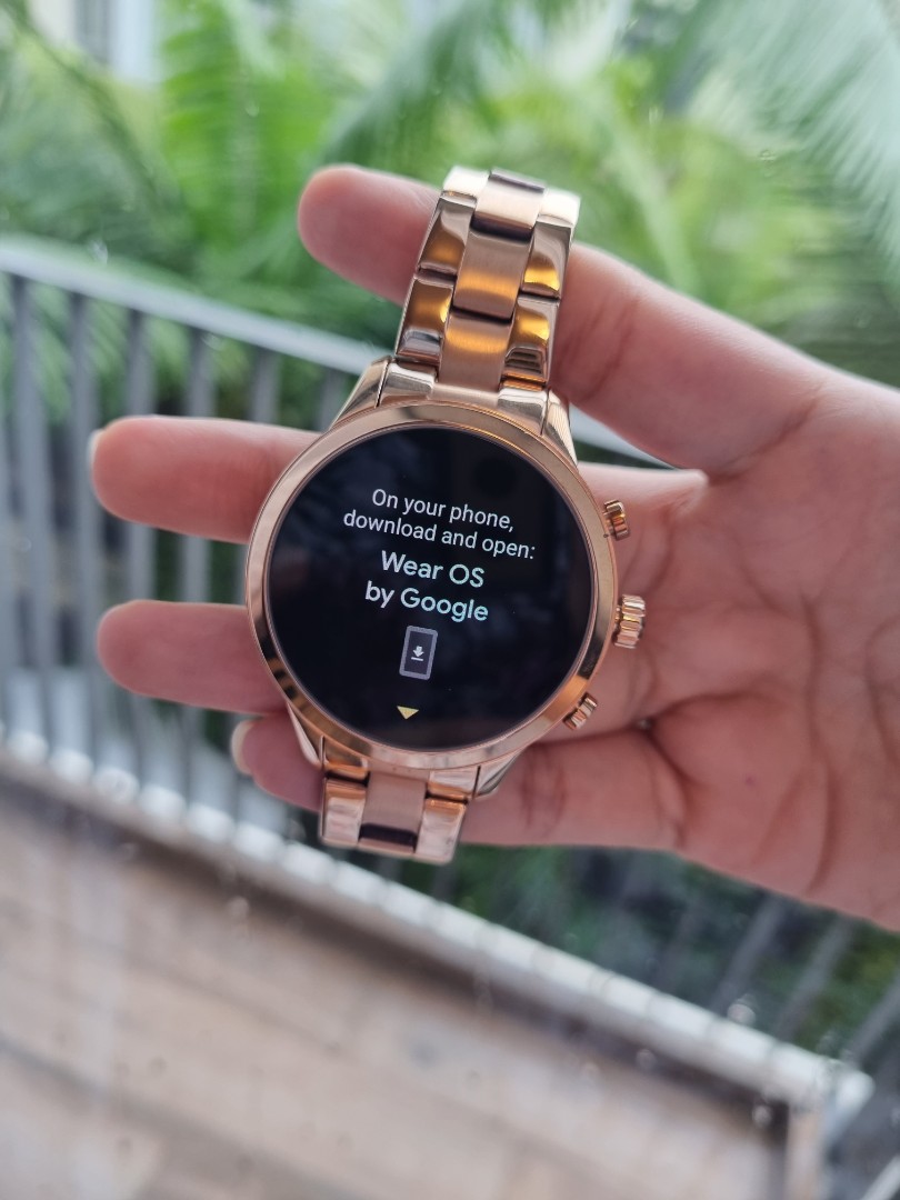 Mk watch phone store