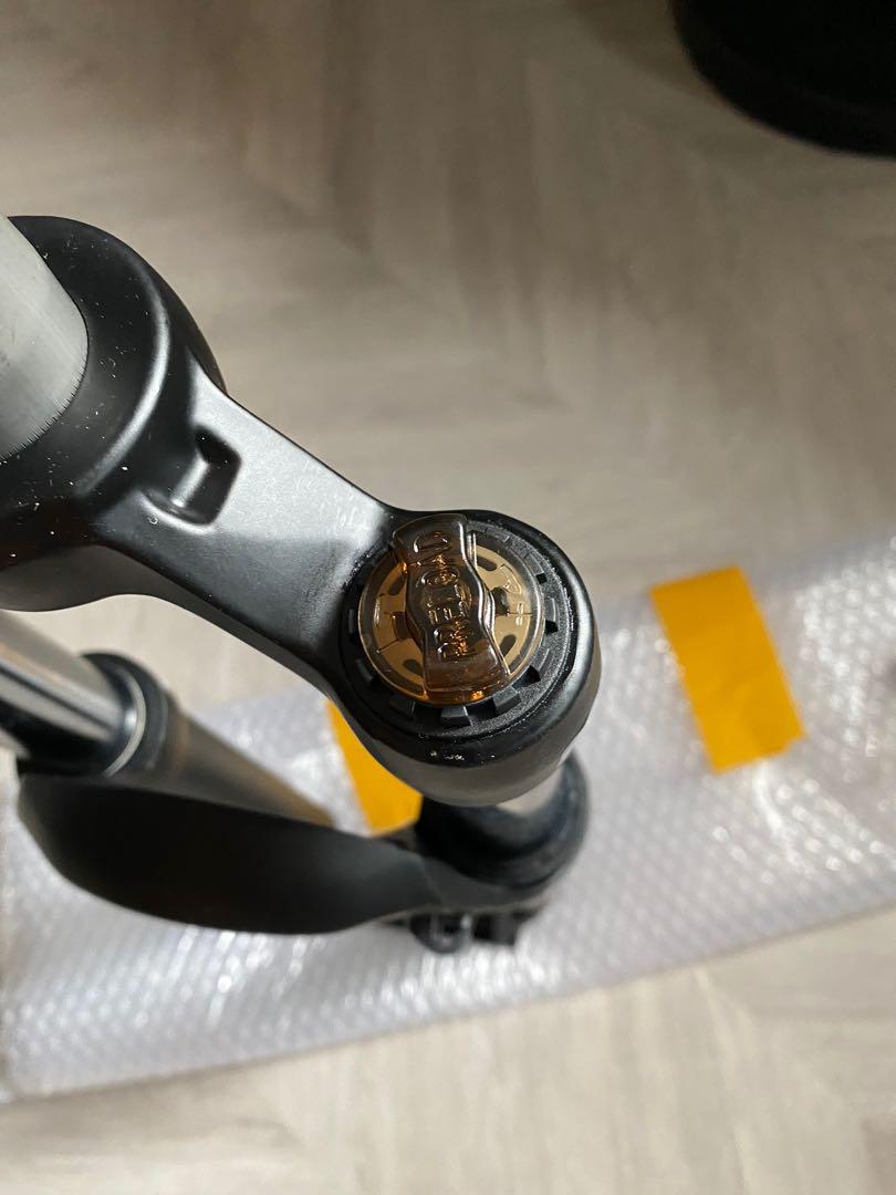 Mountain bike front suspension fork Suntour, Sports Equipment