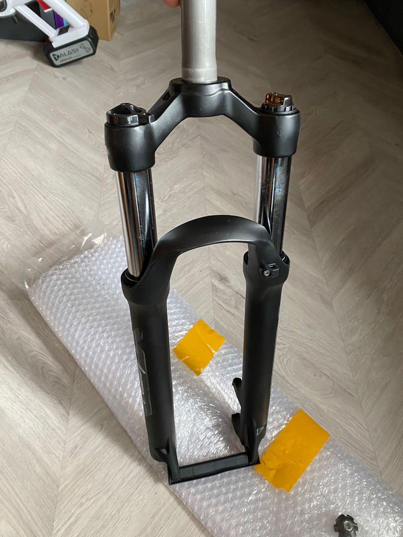 Mountain bike front suspension fork Suntour, Sports Equipment