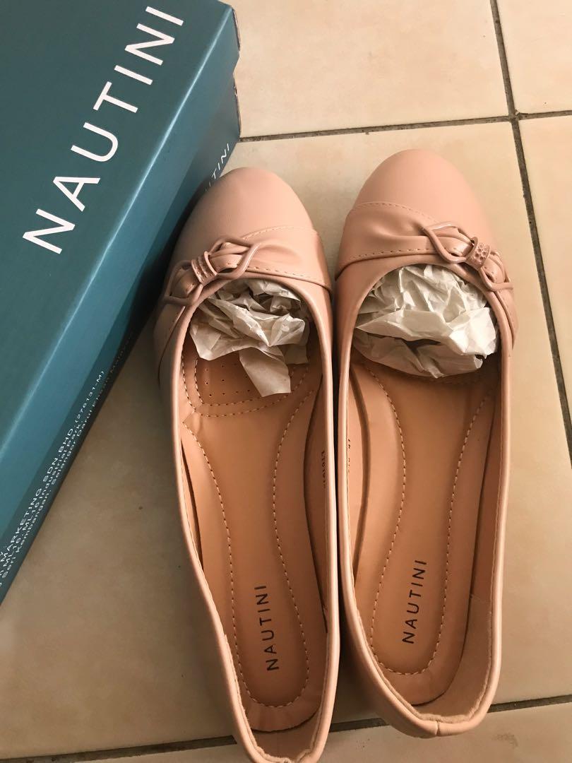 New Nautini Nude Pink Flat Shoes Women S Fashion Shoes On Carousell