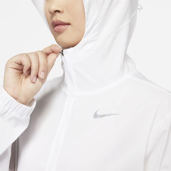 Nike impossibly light m top