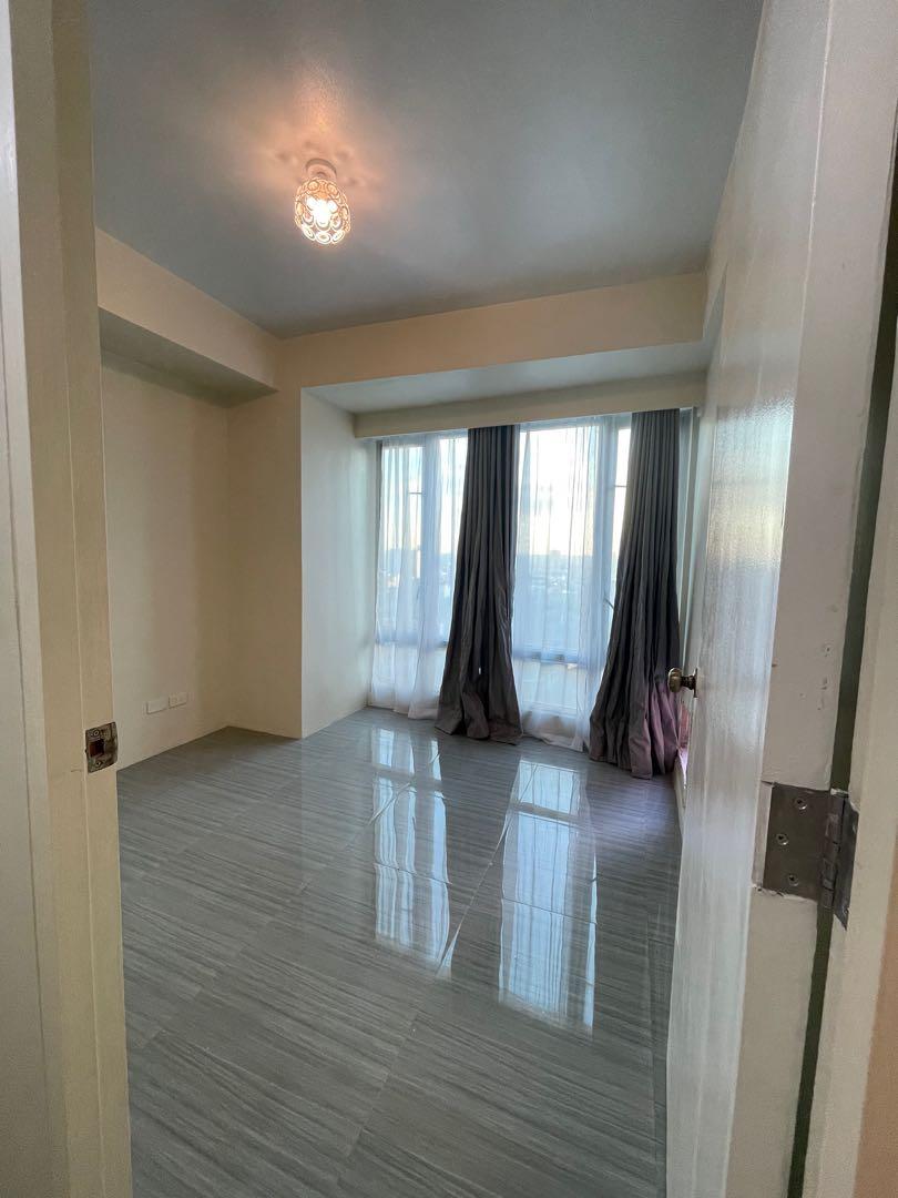 Oriental Gardens Condominium (Category: Apartments & Condos) located in Makati City. Submitted by mysuitecloset (Listing ID 1122971884, Image 3). Description: 47sqm 1 BR 1 T&B With parking .