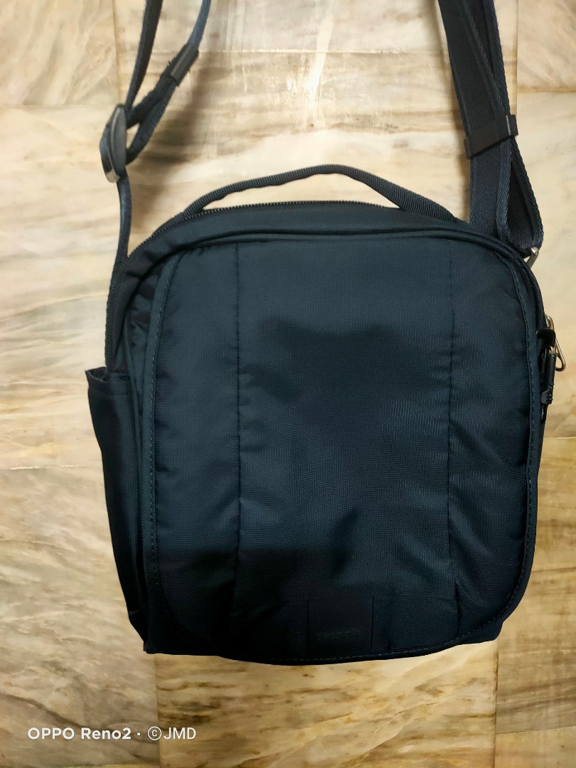 Pacsafe metrosafe LS200 crossbody bag 