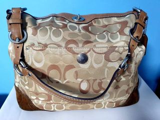(Category: ) located in . Submitted by classyandchic (Listing ID 1122984614, Image 1). Description: .