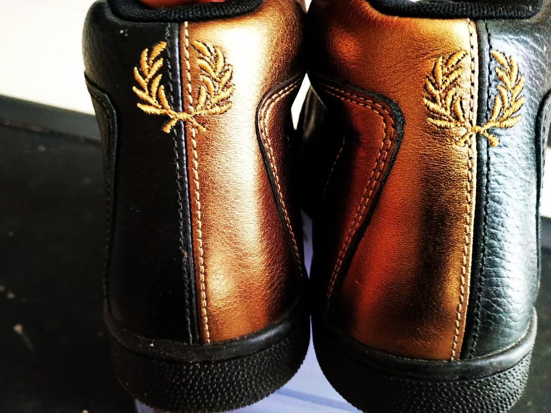 Raf Simons X Fred Perry Leather Sneakers (Category: Sneakers) located in Muntinlupa City. Submitted by silent_mute (Listing ID 1123017942, Image 3). Description: Please note some marks of the toe part. Gcash/BPI/BDO.