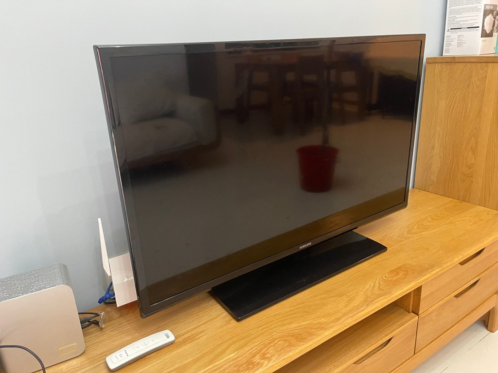 SAMSUNG TV 39 inch, TV & Home Appliances, TV & Entertainment, TV on