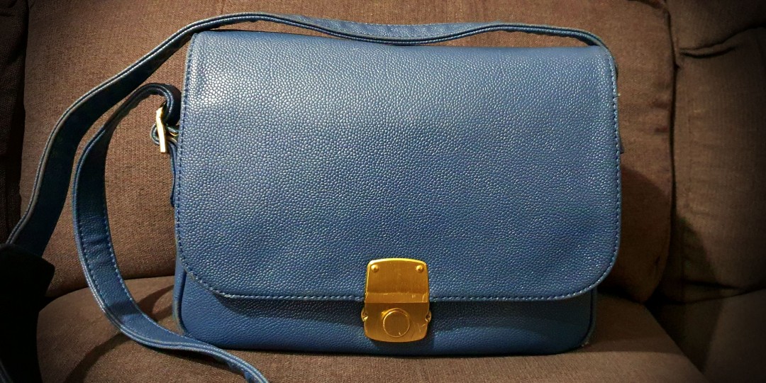 Sia stewardess sling bag online