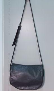 Sling Bag Lisa L