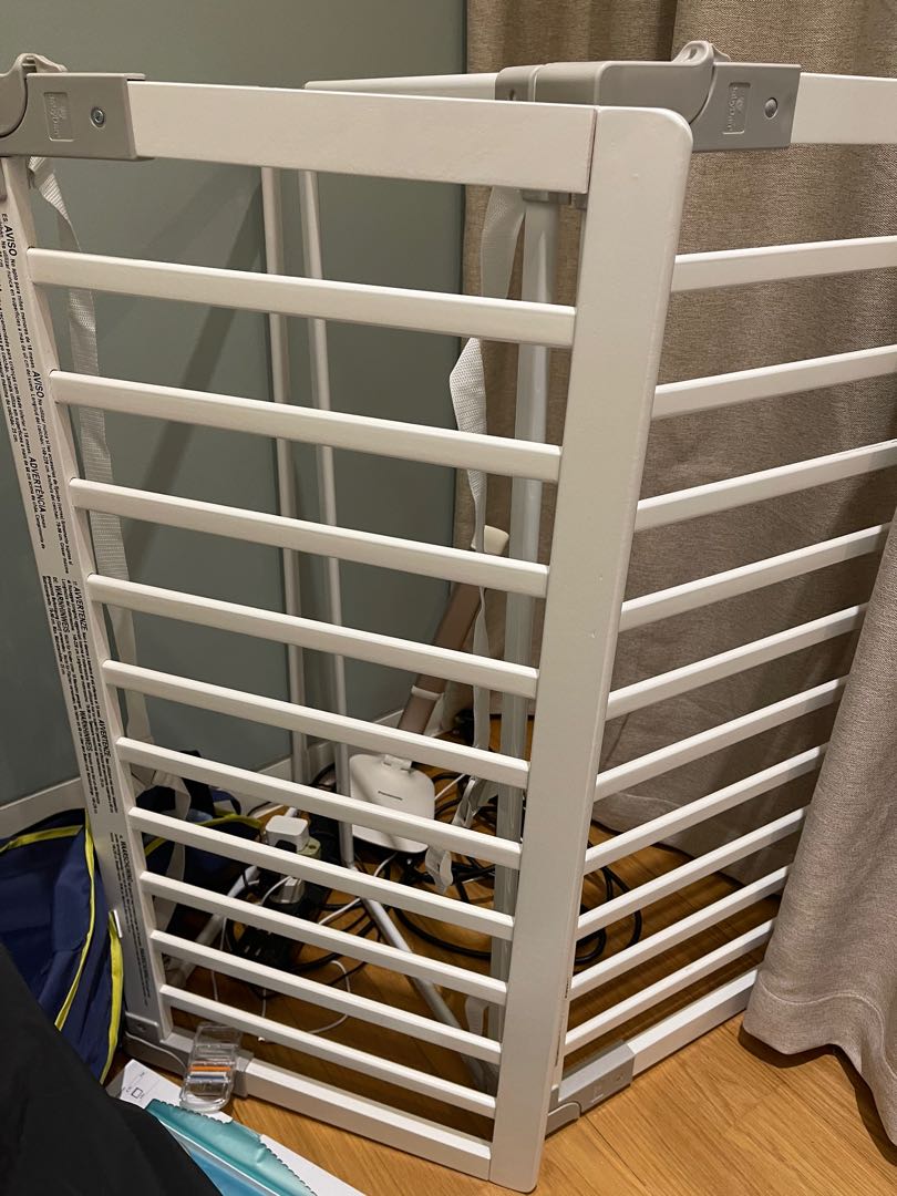 Solid Wood Baby Dan Bed Guard/ Bed Rail, Babies & Kids, Baby Nursery & Kids Furniture, Bed