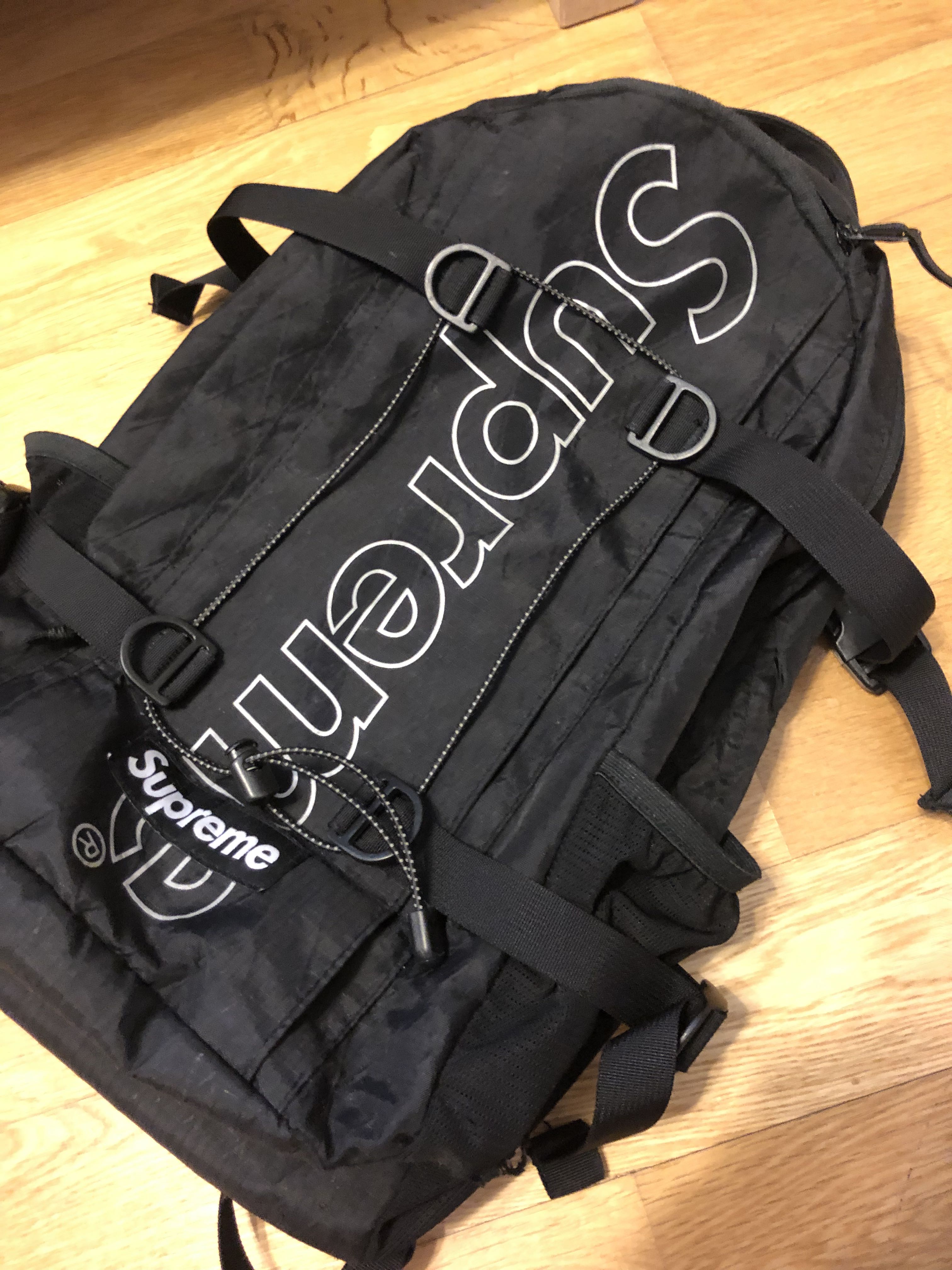 Supreme FW18 Backpack Review and Sizing!! 