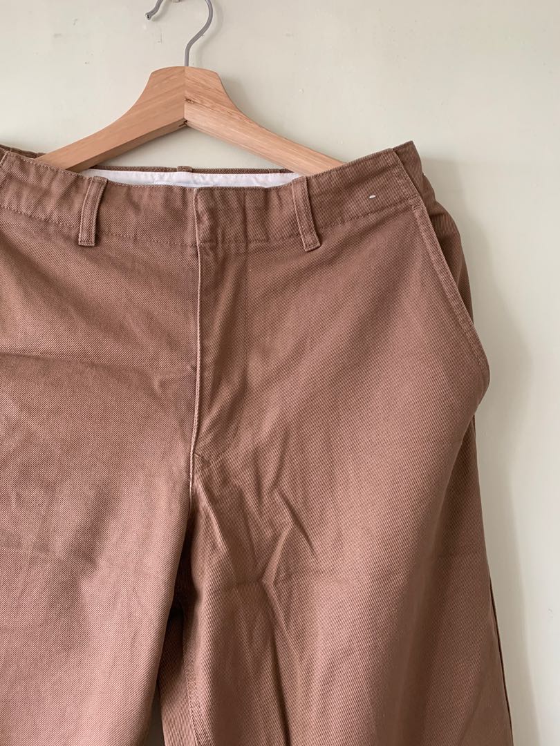 UNIQLO Brown Slim Fit Pants, Men's Fashion, Bottoms, Chinos on Carousell
