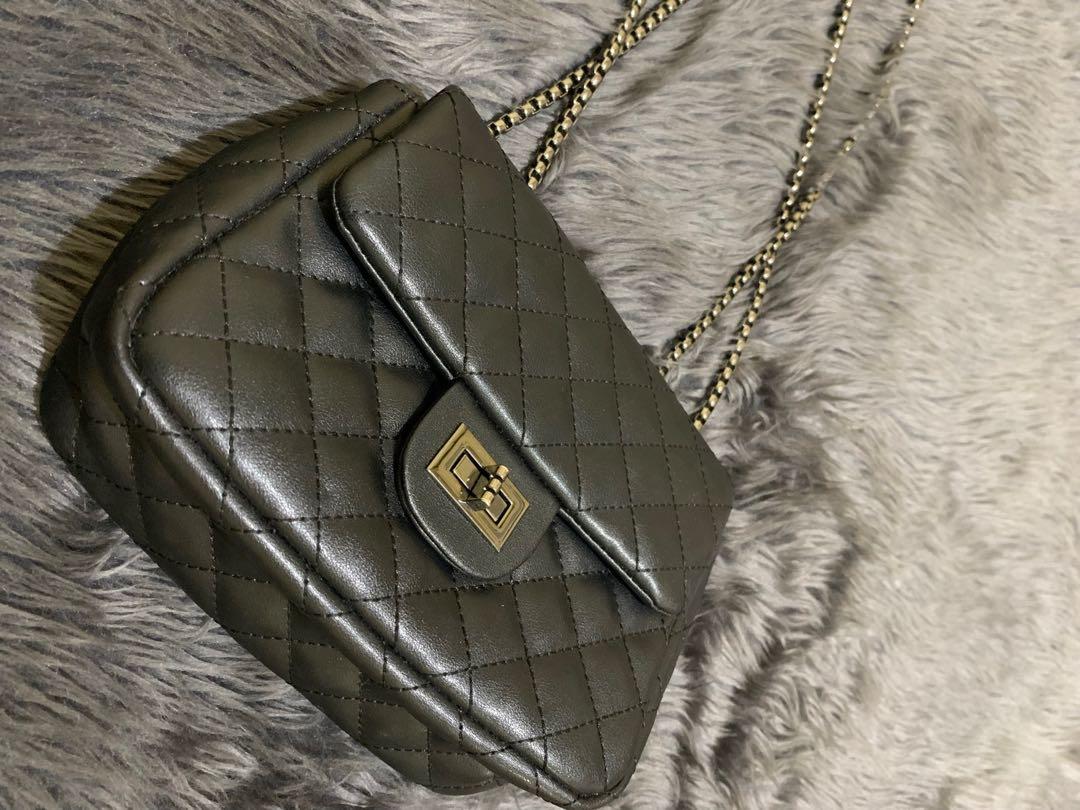 Viney Quilted Chain Sling Bag, Women's Fashion, Bags & Wallets, Cross