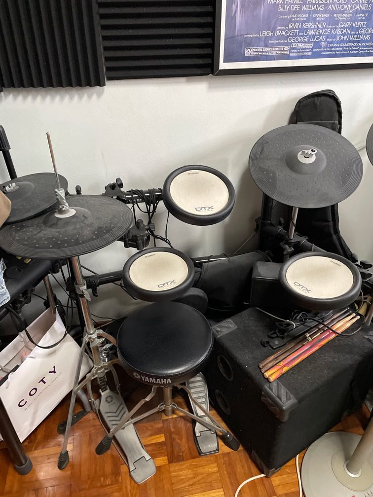 Yamaha DTX 500 Electronic Drum Kit + Subwoofer, Hobbies & Toys, Music