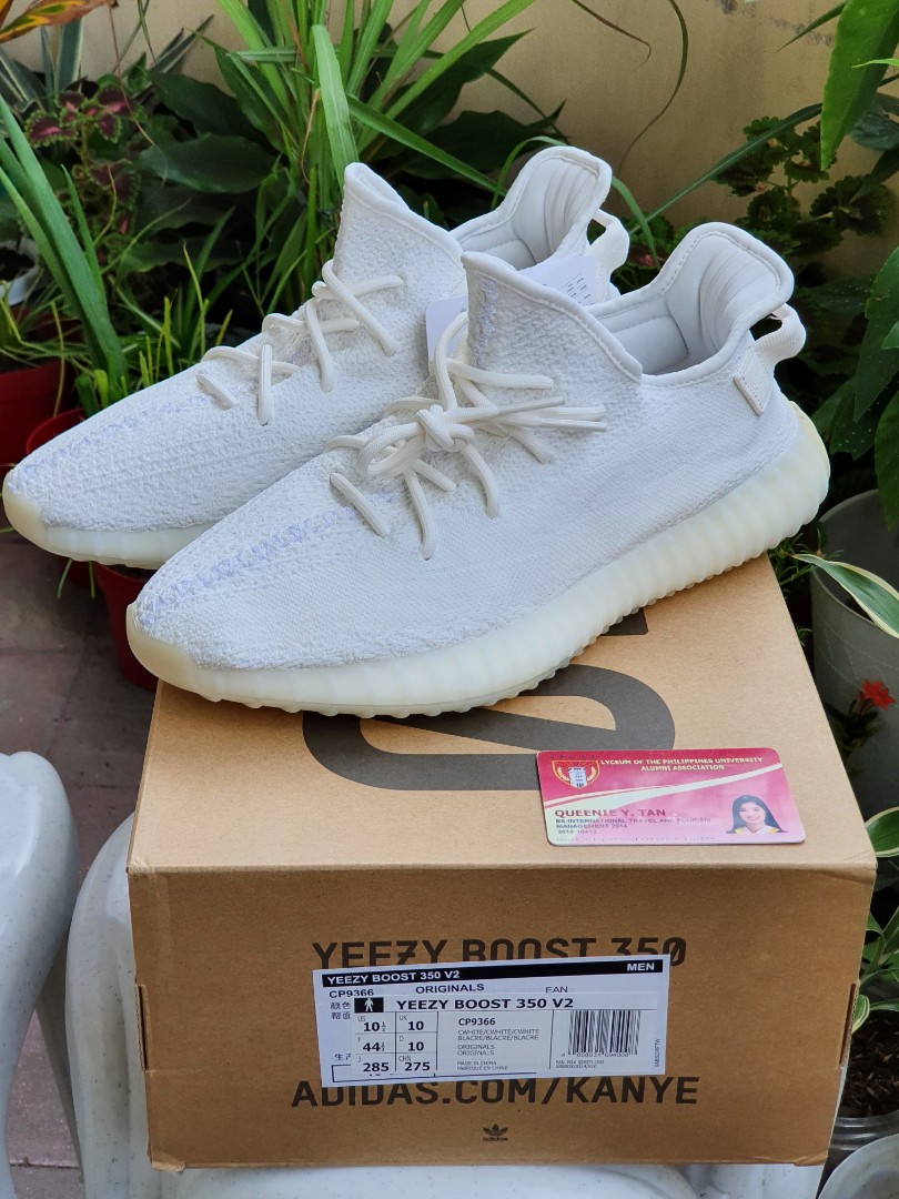 triple white yeezy men