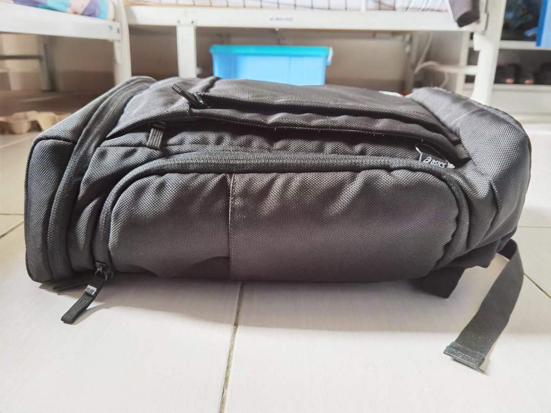 Asic Backpack 20L (Category: Backpacks) located in Pagoh. Submitted by _cidutzempire (Listing ID 1124750161, Image 2). Description: Asic Backpack 20L Condition 10 /10.