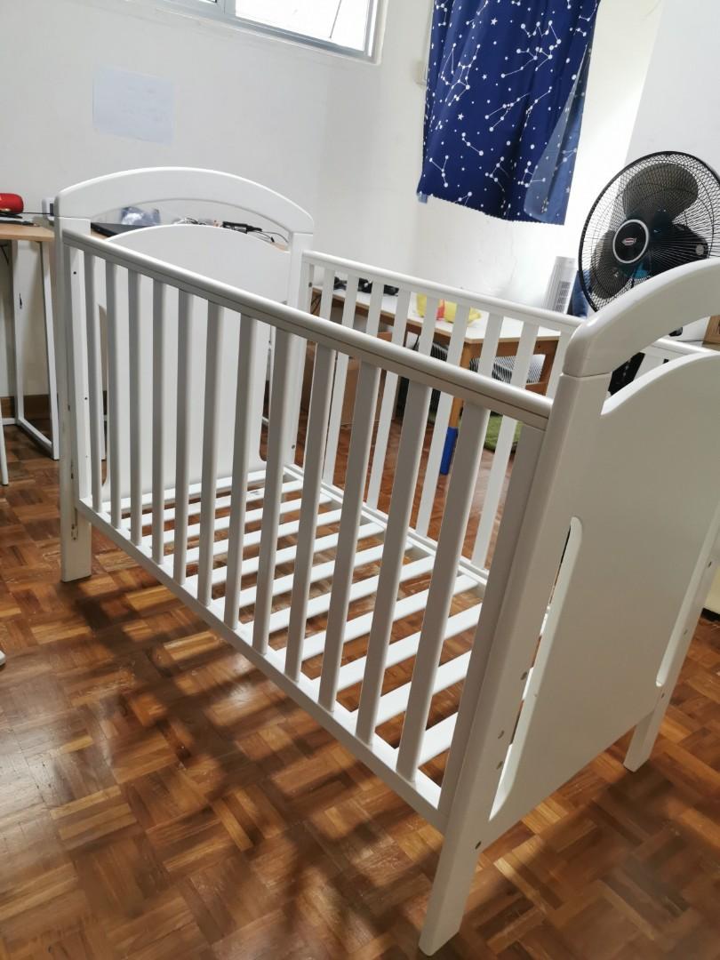 GIVEAWAY Baby cot, Babies & Kids, Baby Nursery & Kids Furniture, Cots