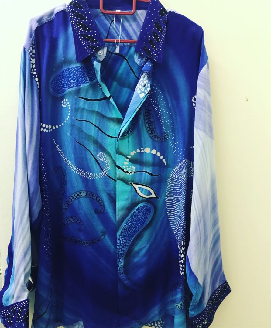 Baju batik silk sutera 100%, Menu0027s Fashion, Clothes, Tops on Carousell