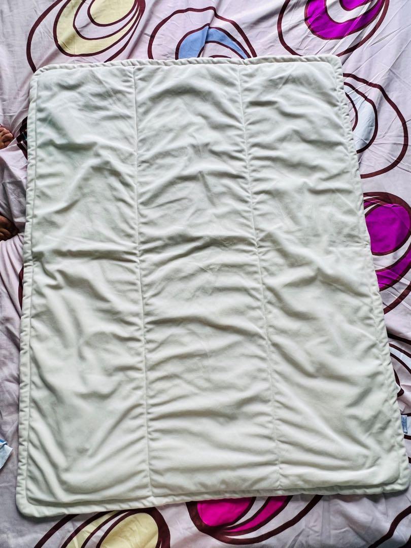 BLOOM beddings (rarely used) (Category: Children's Beds) located in Quezon City. Submitted by chizmax (Listing ID 1124880494, Image 3). Description: BLOOM BRAND. Soft and smooth, perfect for cribs and playpens. Can also be used as comforter or bed topper. Rarely used and in good condition. (Pix with bottle for size perspective). .