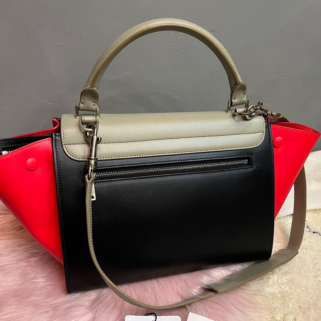 Removable shoulder strap outlet