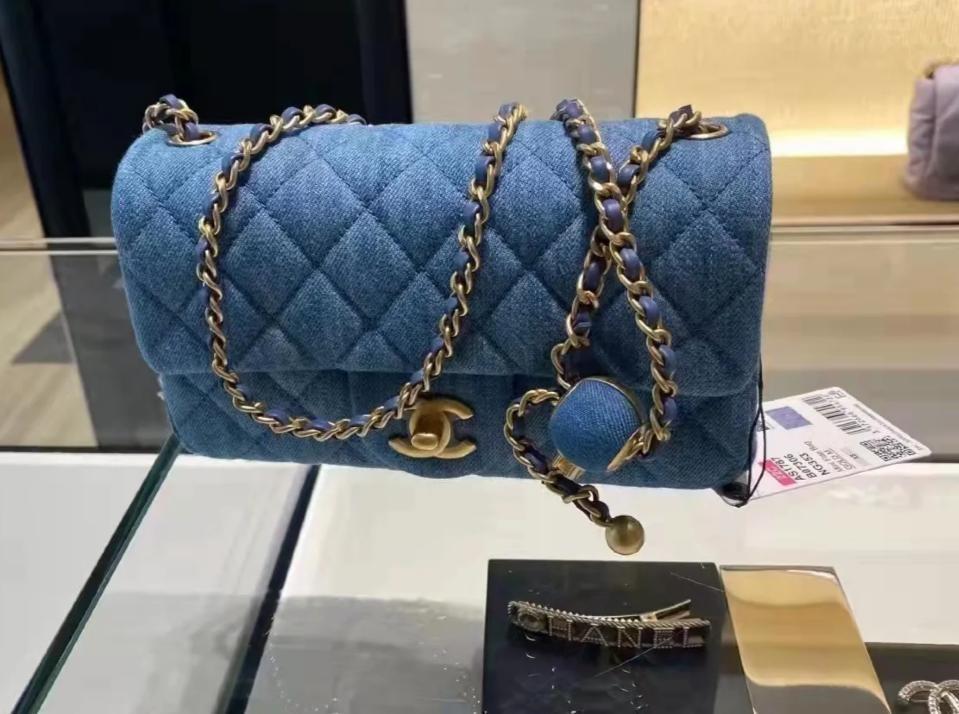 Chanel denim Mini flap bag 20cm 牛仔金球現貨, 名牌, 手袋及銀包