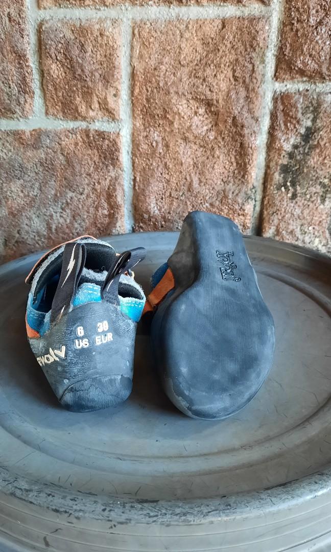 Evolv Titan Climbing Shoe, Sports Equipment, Sports & Games, Water