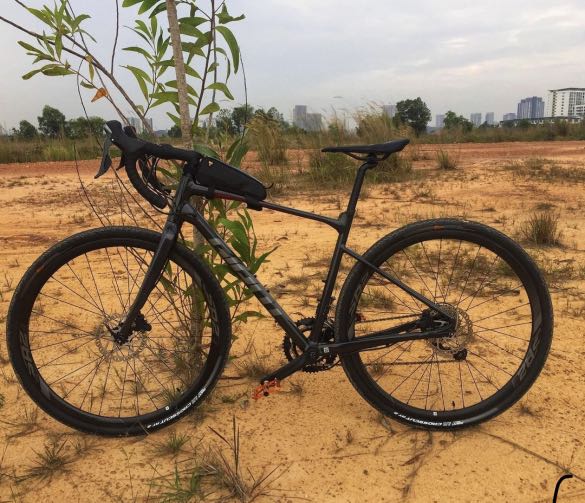 Giant Revolt Gravel Bike, Sports 