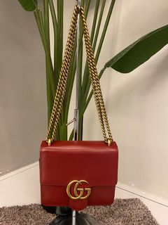 (Category: ) located in . Submitted by pre.lovedhandbag (Listing ID 1124822852, Image 1). Description: .
