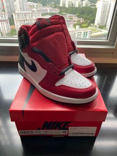 (Category: ) located in . Submitted by sneakers83 (Listing ID 1124885692, Image 1). Description: .