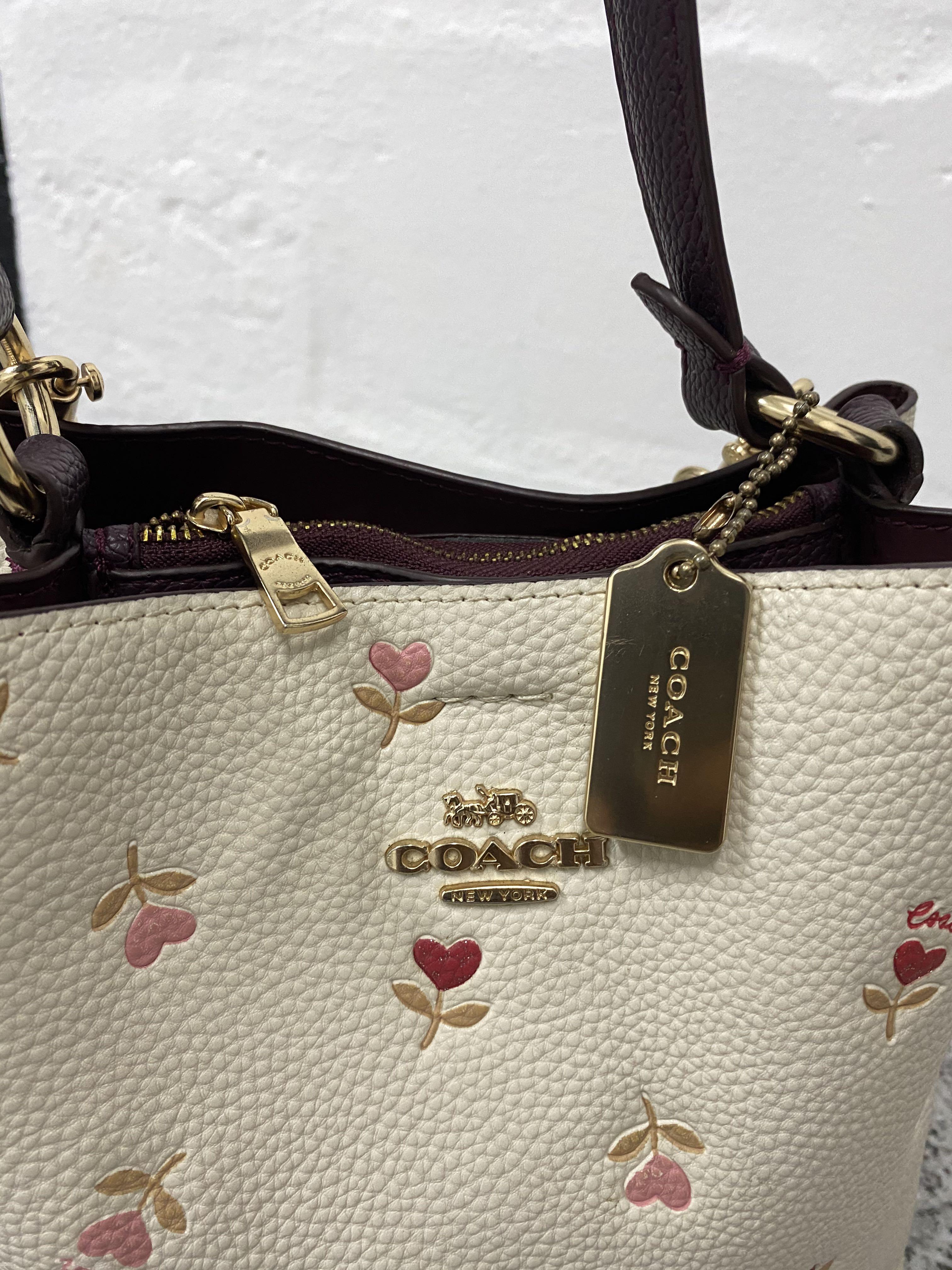 Small town bucket bag in signature canvas with heart floral print outlet