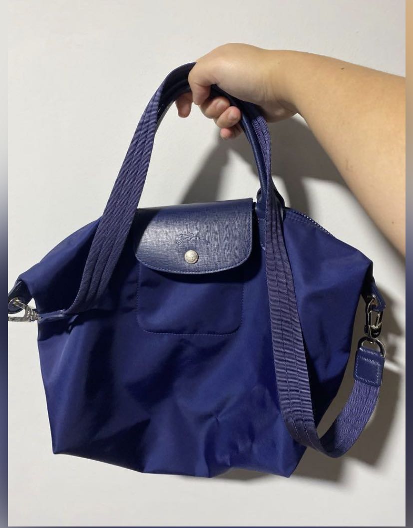 longchamp neo size