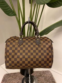 (Category: ) located in . Submitted by pre.lovedhandbag (Listing ID 1124823212, Image 1). Description: .