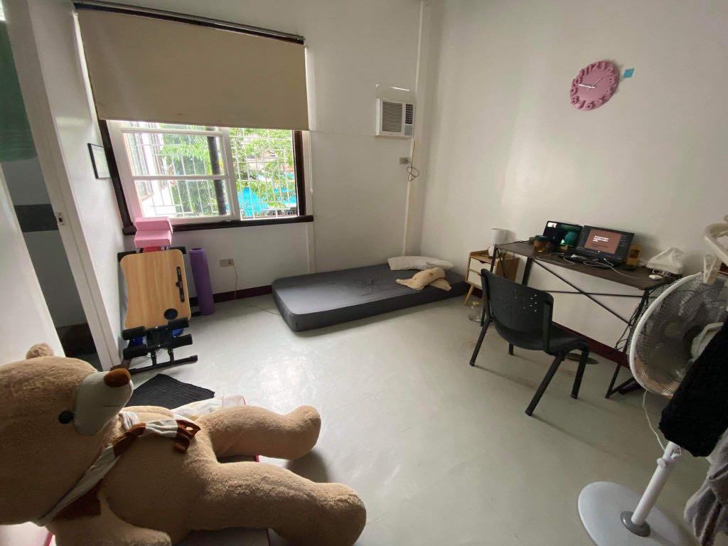 MOVE IN ASAP One Room with Toilet and Shower with Common Area, Property