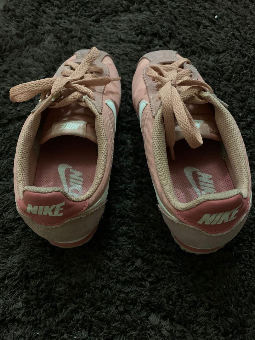 nike cortez salmon pink