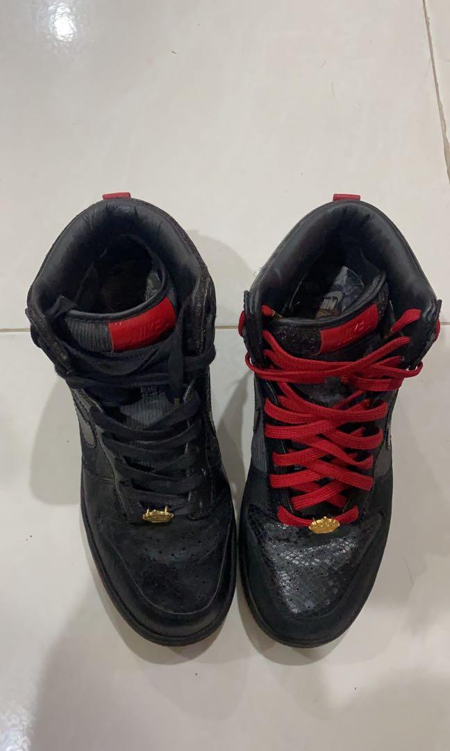 Nike dunk mighty crown shop