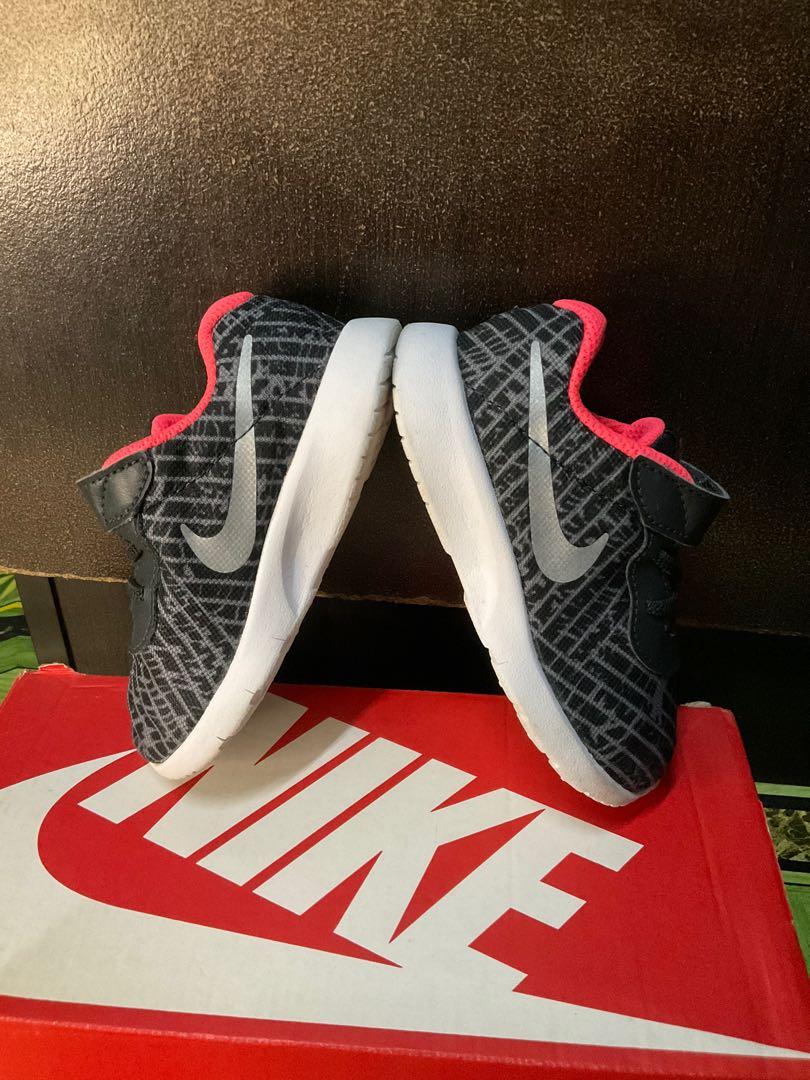Nike tanjun sale print girls