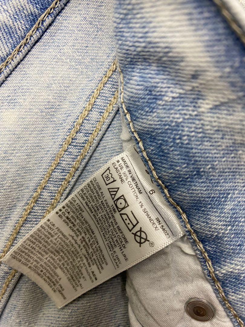 Old Navy Boyfriend Ripped Jeans (Category: Jeans) located in Manila. Submitted by beashops (Listing ID 1124834124, Image 3). Description: Brand: Old Navy Size: 6 Used twice Shipping: JNT or GoGo Express shouldered by the buyer.