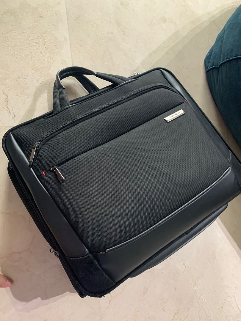 Samsonite travel laptop bag for 2D 1N cabin size, Computers & Tech ...