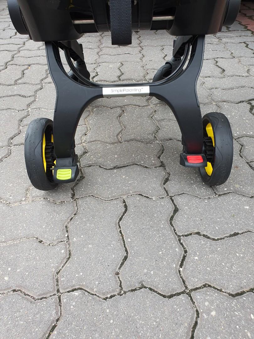 Seldomused ORIGINAL Doona Car Seat Stroller Storm Grey, Babies