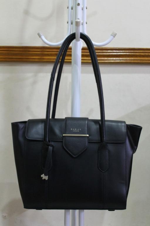 Palace street large flapover on sale shoulder bag