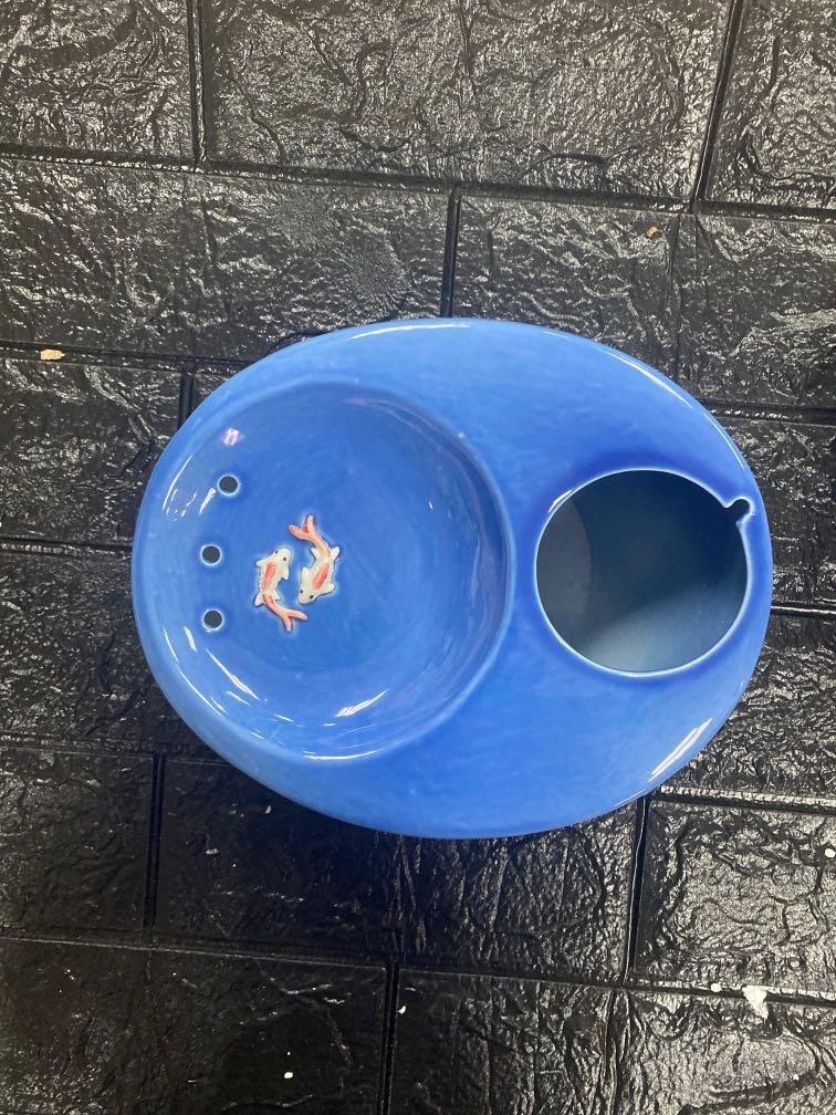 Water Fountain for Cats (Category: Homes & Other Pet Accessories) located in Pasay City. Submitted by meostore (Listing ID 1124801242, Image 3). Description: Item is in good condition, no issue at all, no crack, item is 110/120V and needs a step down transformer to work. With box! Pm for more details..
