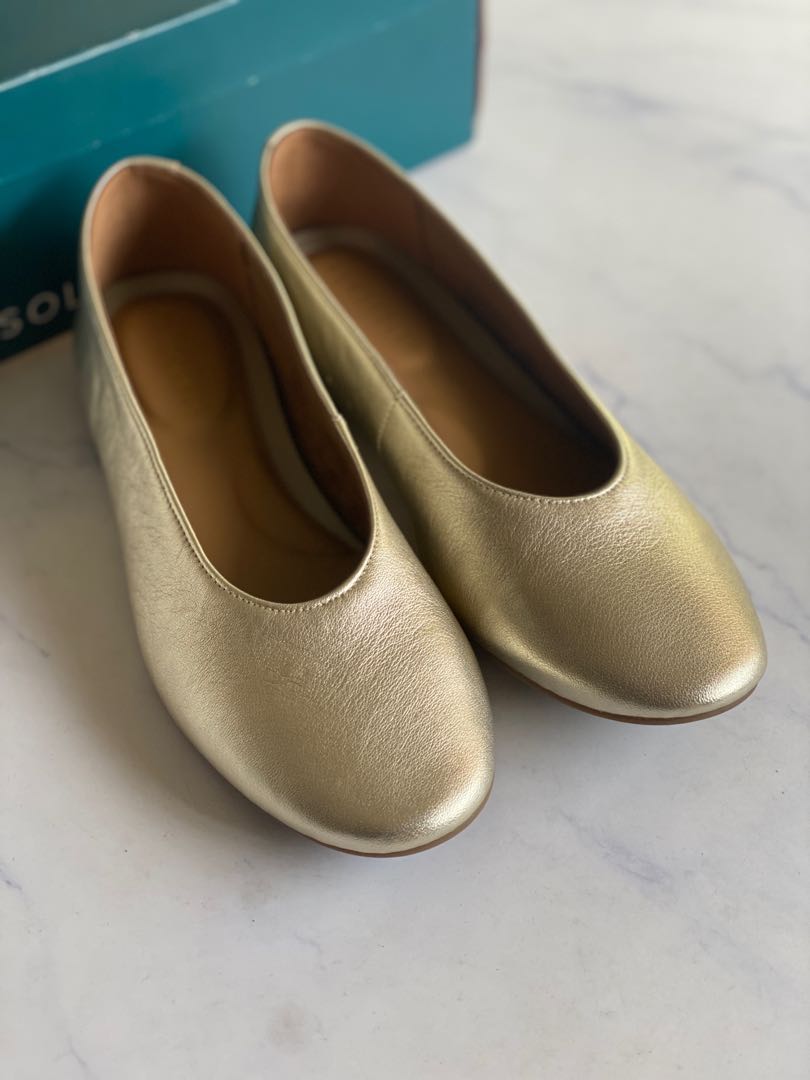 Aerosoles Front Runner Gold Flats