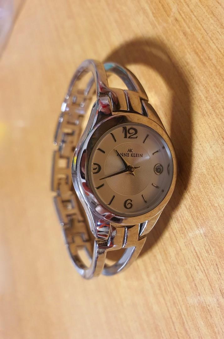 silver tone watch