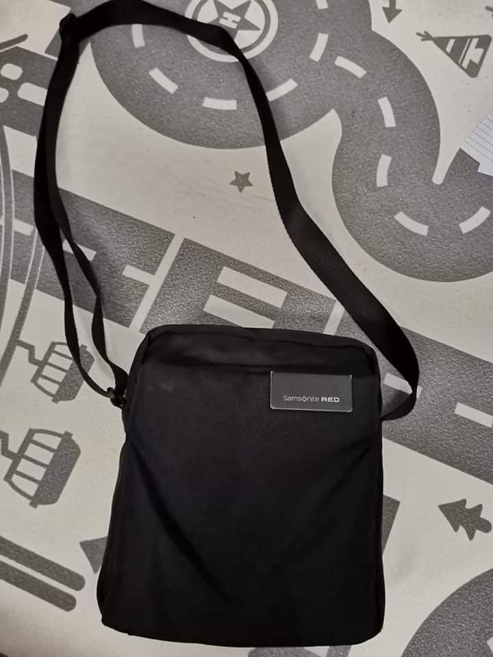samsonite red sling bag